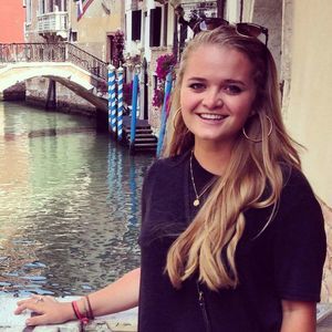 Meet your Posher, Laura